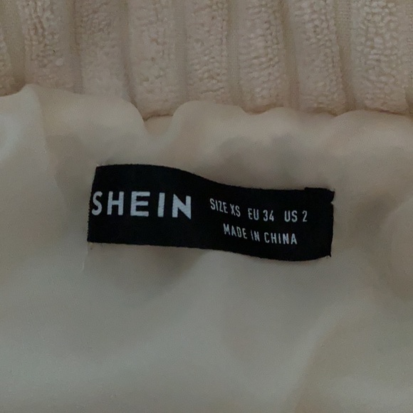 COPY - Cream puffer jacket Shein - Picture 5 of 5